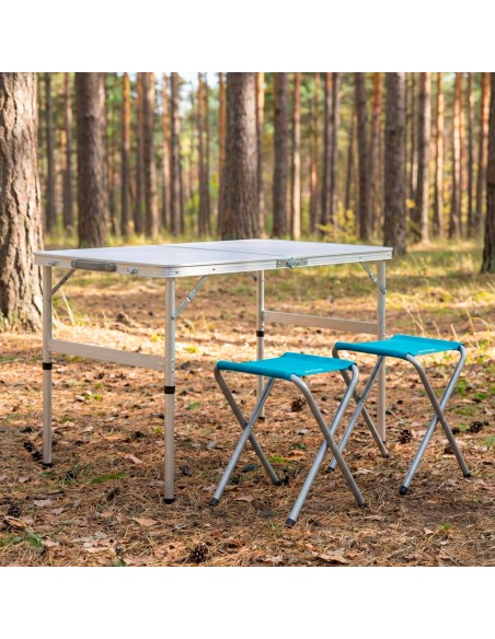 Mesa dobrável com altura ajustável e 2 banquetas